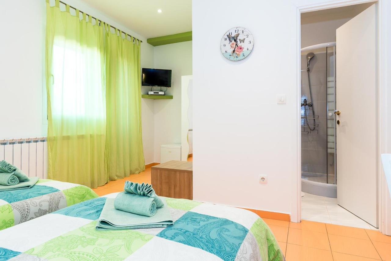 Guest House Slatki Snovi Knin Dış mekan fotoğraf