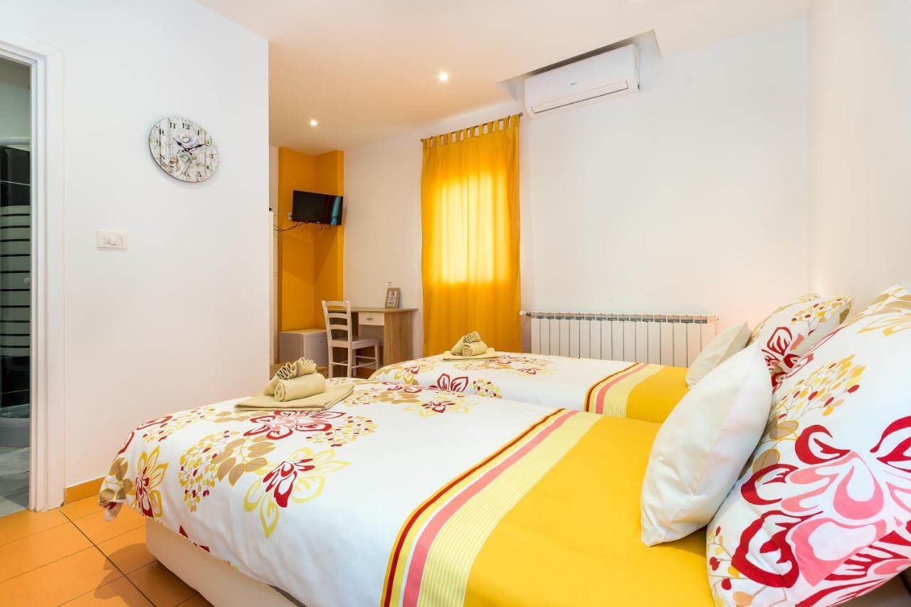Guest House Slatki Snovi Knin Dış mekan fotoğraf