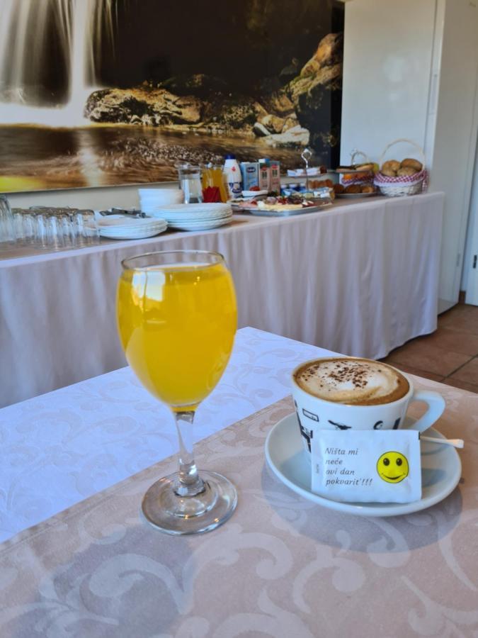 Guest House Slatki Snovi Knin Dış mekan fotoğraf