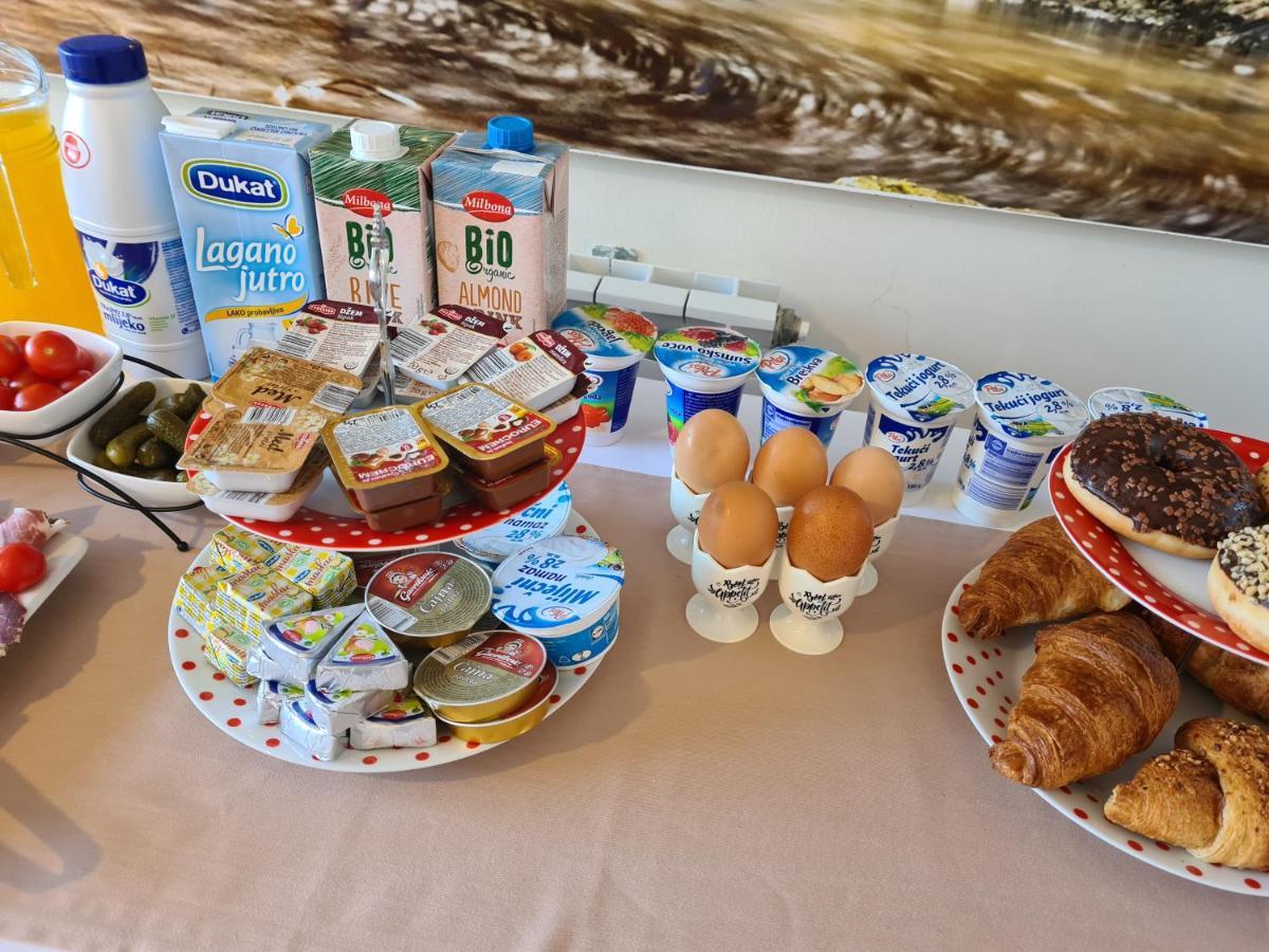 Guest House Slatki Snovi Knin Dış mekan fotoğraf