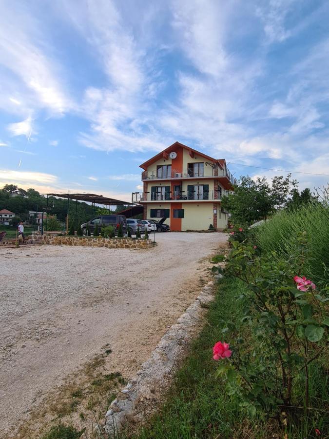 Guest House Slatki Snovi Knin Dış mekan fotoğraf