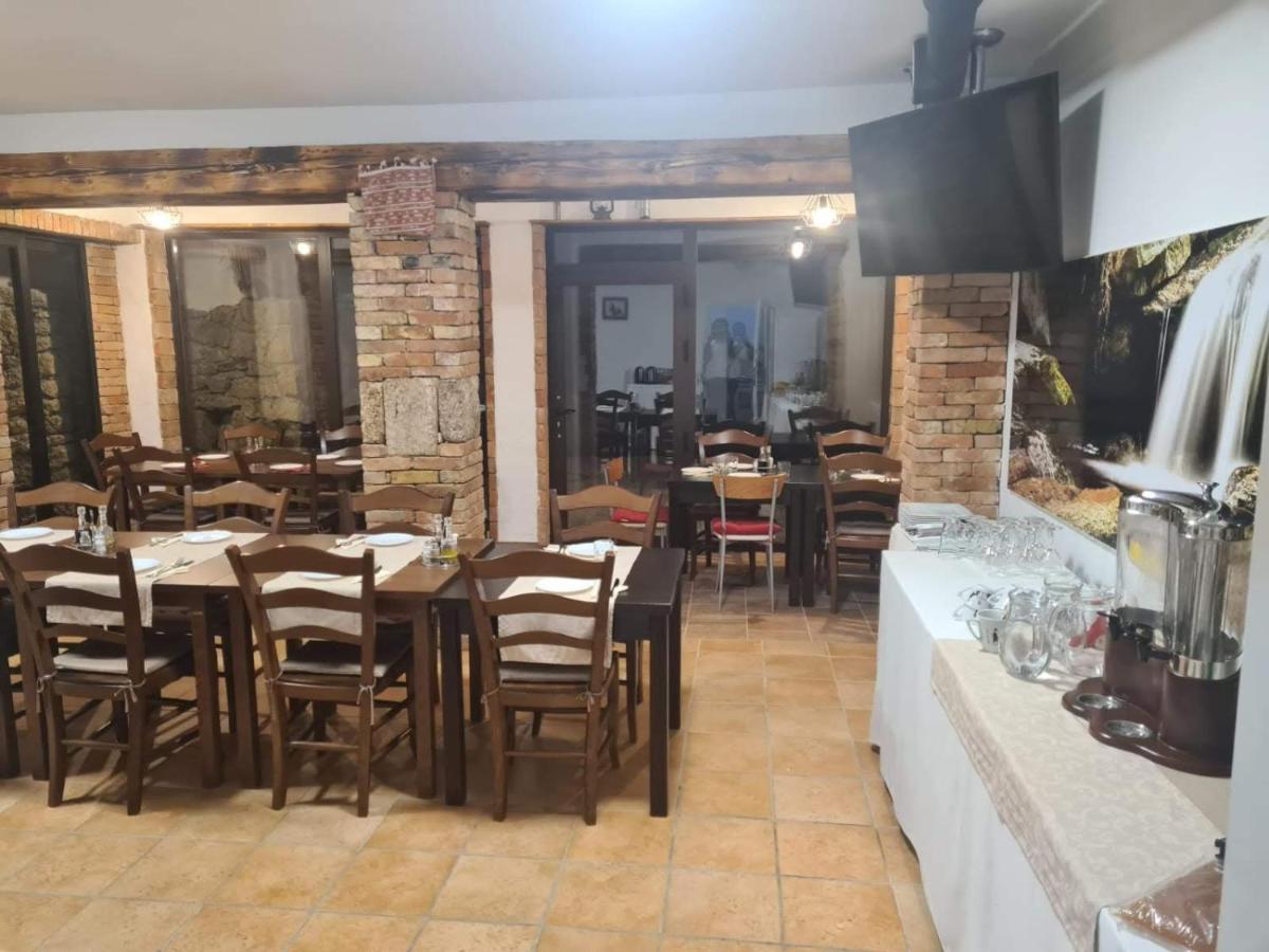 Guest House Slatki Snovi Knin Dış mekan fotoğraf