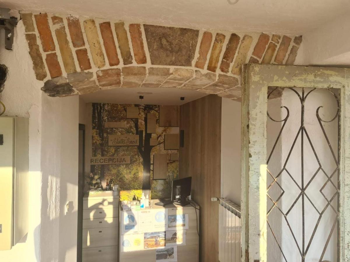 Guest House Slatki Snovi Knin Dış mekan fotoğraf