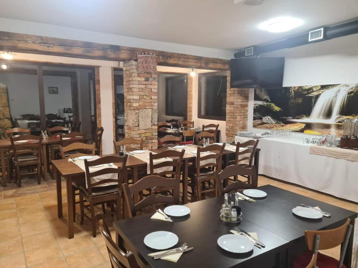 Guest House Slatki Snovi Knin Dış mekan fotoğraf